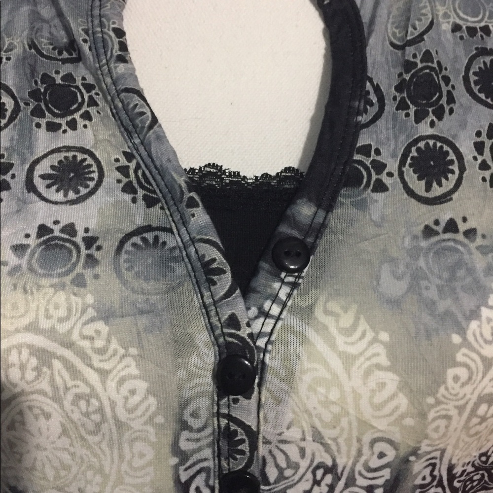 Abstract Lace top - Picture 6 of 8